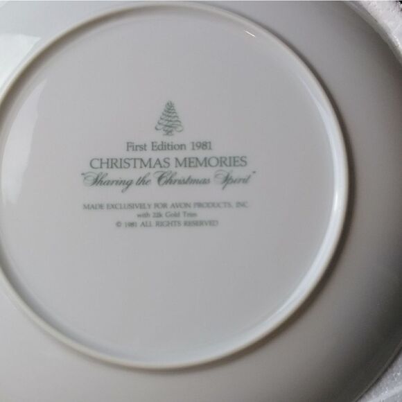 Avon Christmas Memories Collectors Plate 1981 - Picture 6 of 7